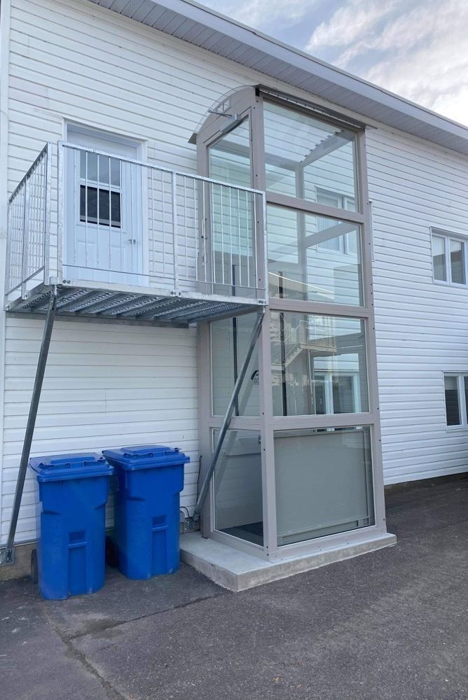 AmeriGlide Hercules 750 Commercial Enclosed Vertical Platform Lift