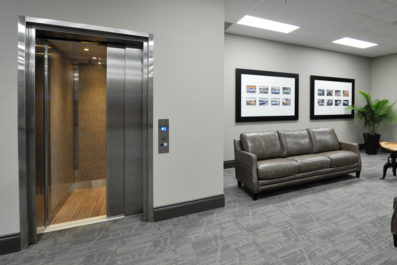 Commercial LULA Elevator