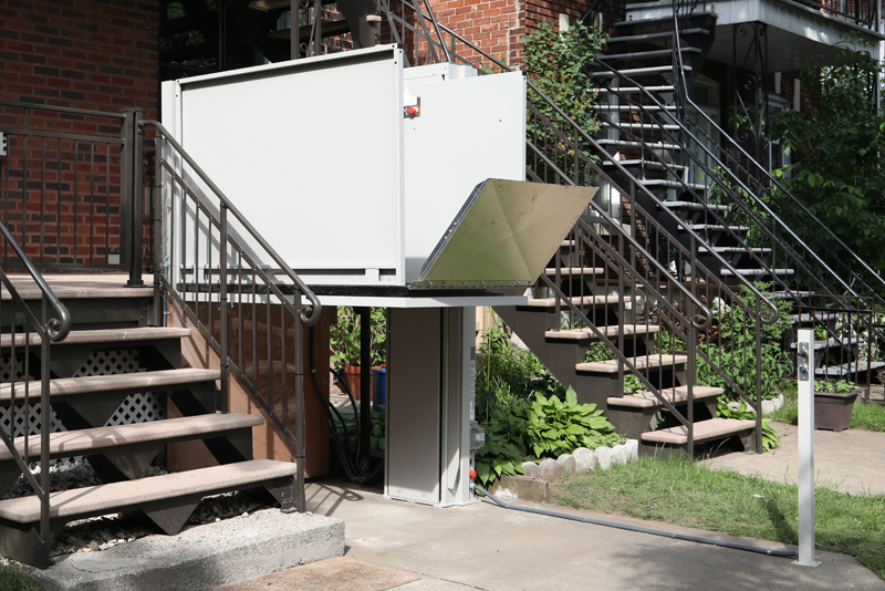 AmeriGlide Hercules Platform Lift