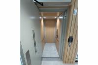 Hercules Hybrid looking into the cab